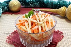 5. Через один день ароматный сельдерей с морковью по-корейски готов для новогоднего застолья.