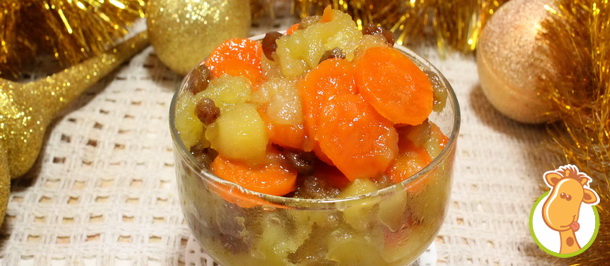 Витаминный десерт в новогоднем меню: цимес из моркови, яблок и изюма